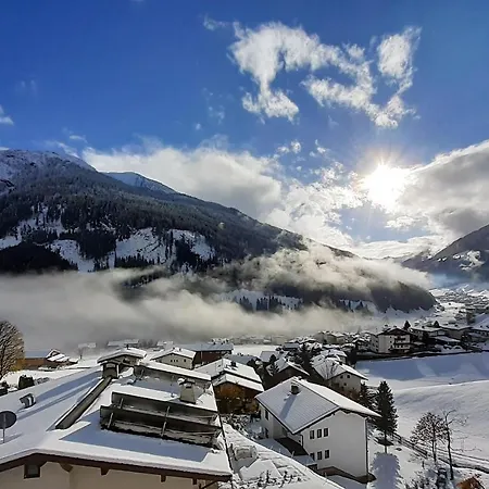 Haus Ausblick Apartamento Tux